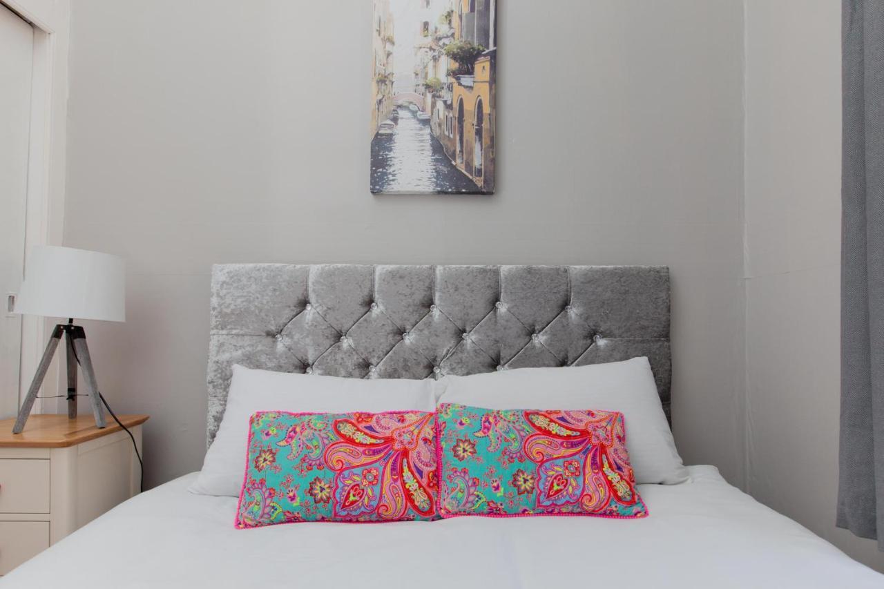 Bright & Homely City Centre Apartment Near Holyrood Edimburgo Exterior foto