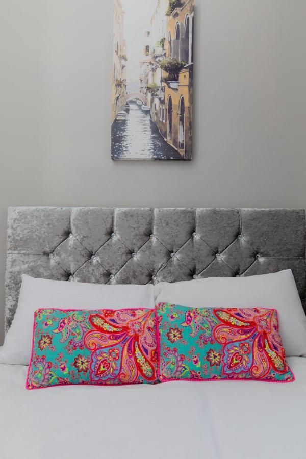Bright & Homely City Centre Apartment Near Holyrood Edimburgo Exterior foto